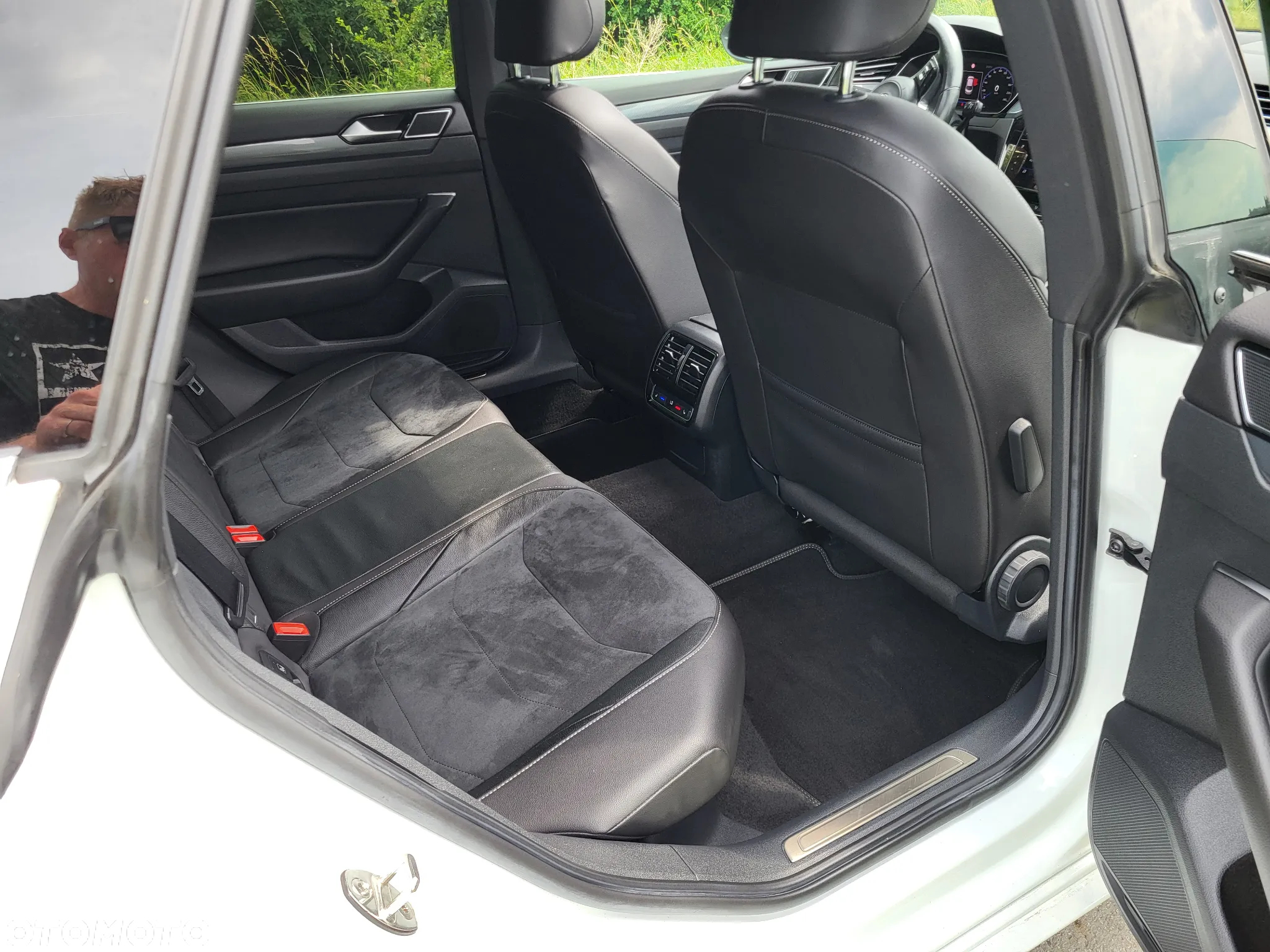 Volkswagen Arteon 2.0 TDI SCR DSG R-Line Edition - 24