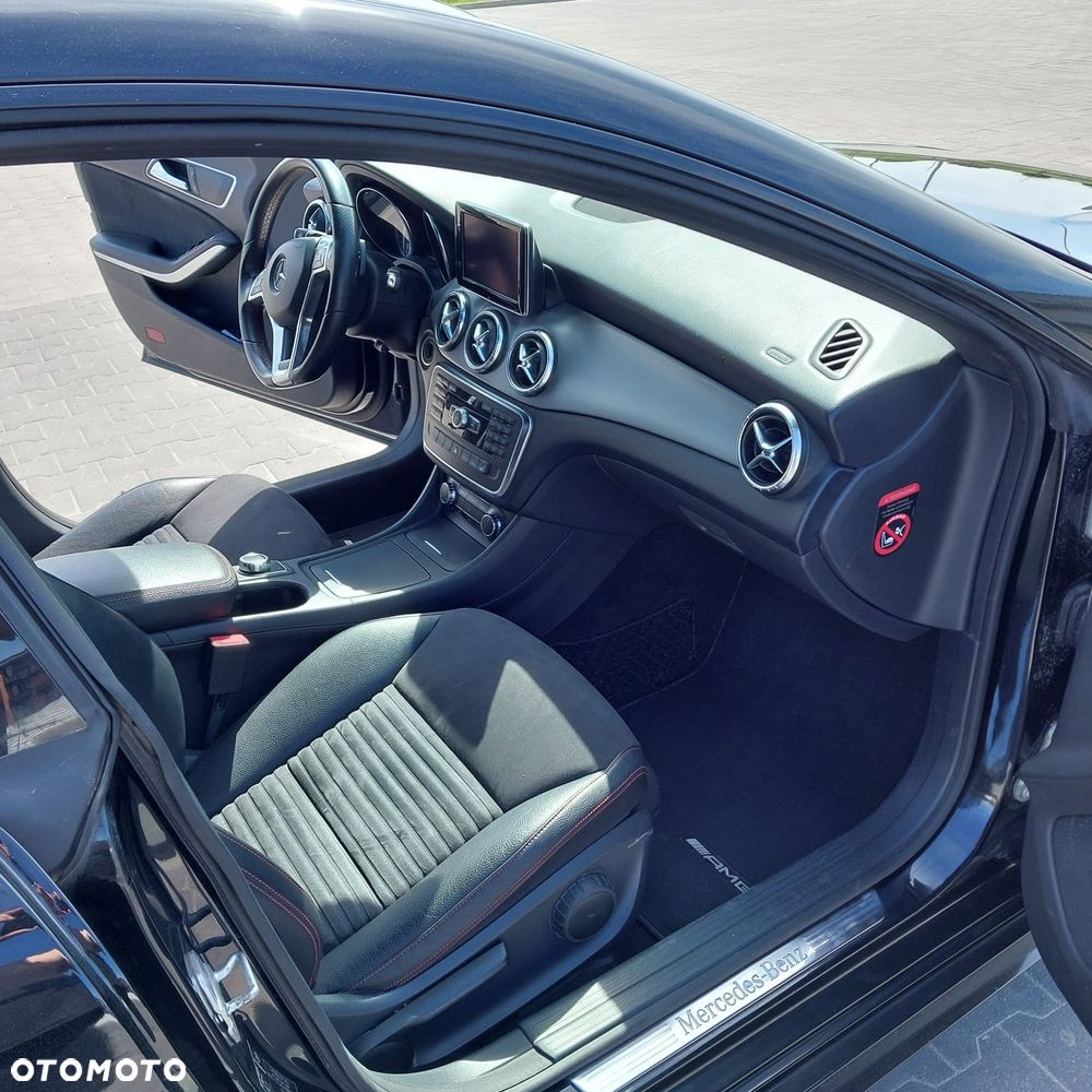 Mercedes-Benz CLA 200 7G-DCT AMG Line - 12