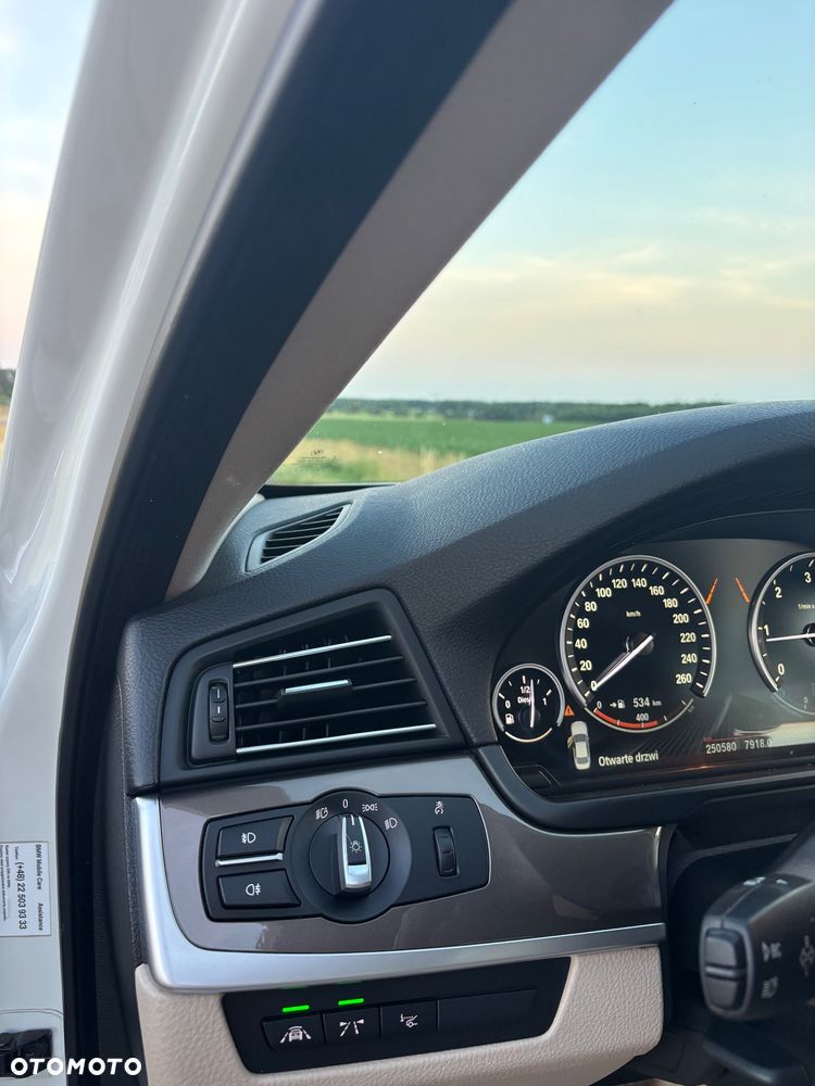 BMW Seria 5 520d xDrive Modern Line - 10