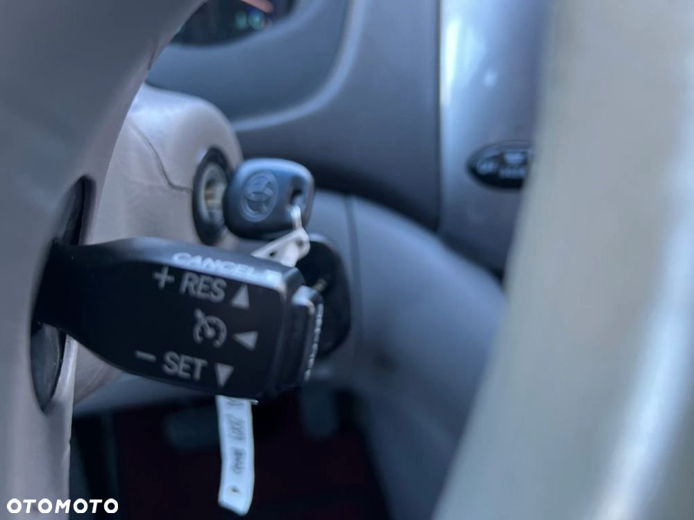 Toyota Sienna ver-3-5-v6 - 10