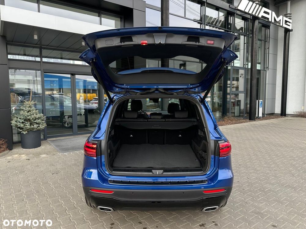 Mercedes-Benz GLB - 22
