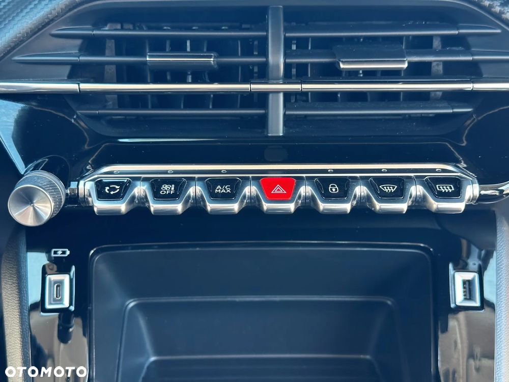 Peugeot 2008 PureTech 130 EAT8 Allure - 29