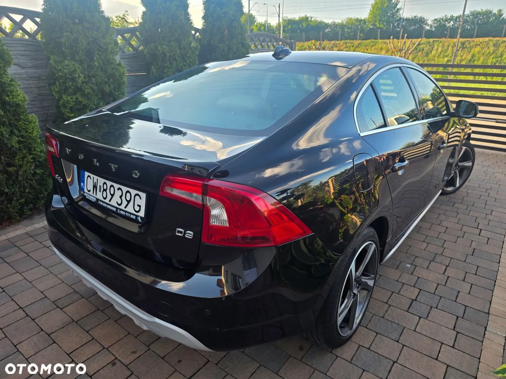 Volvo S60 D3 R-Design - 6