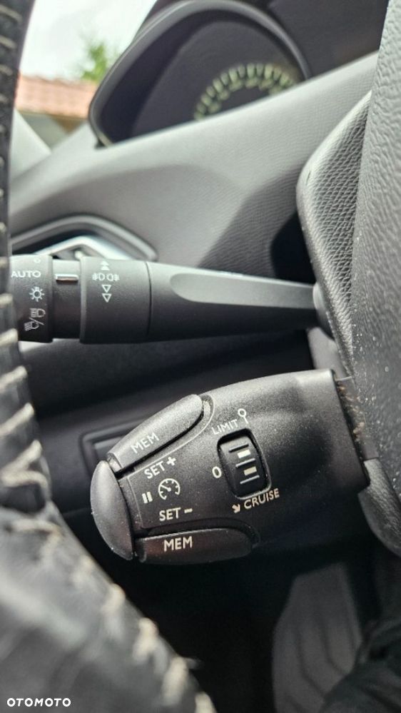 Peugeot 308 - 32