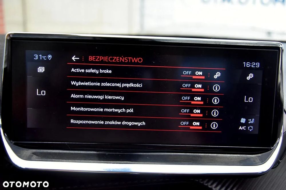 Peugeot 2008 1.2 PureTech GT Line S&S - 38