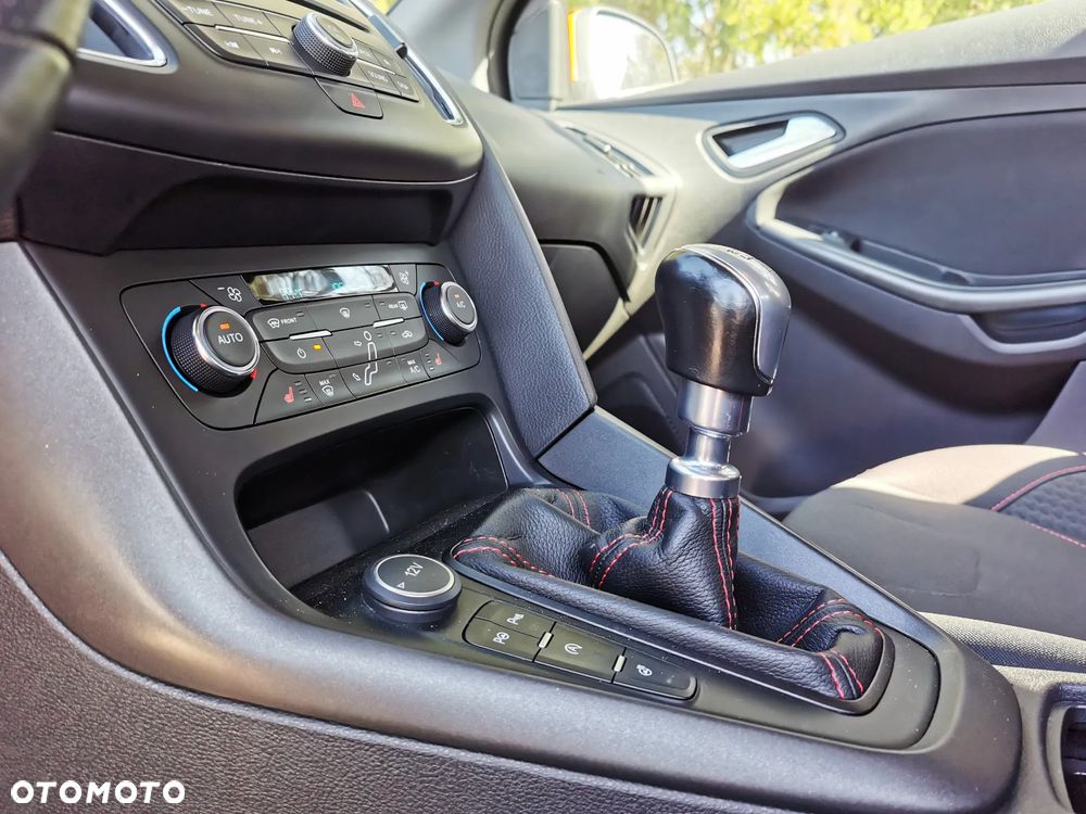 Ford Focus 1.5 EcoBoost STart-Stopp-System ST-LINE - 14