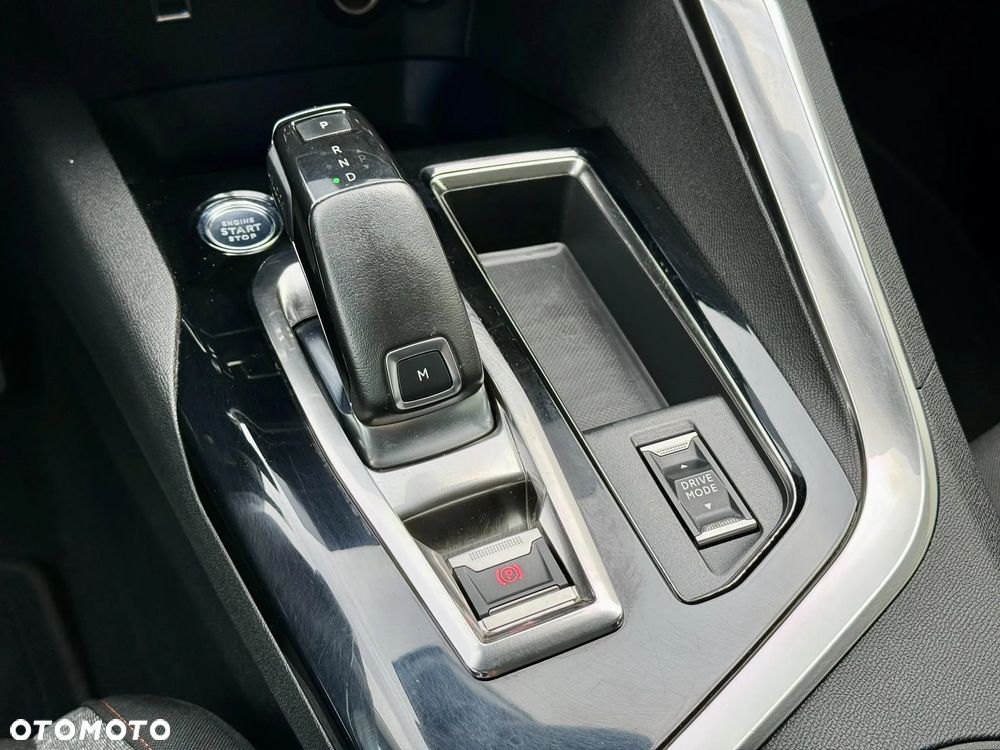 Peugeot 5008 PureTech 130 EAT8 Stop & Start Active Pack - 17