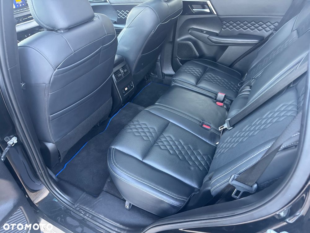 Mitsubishi Outlander 2.4 4WD Select - 14