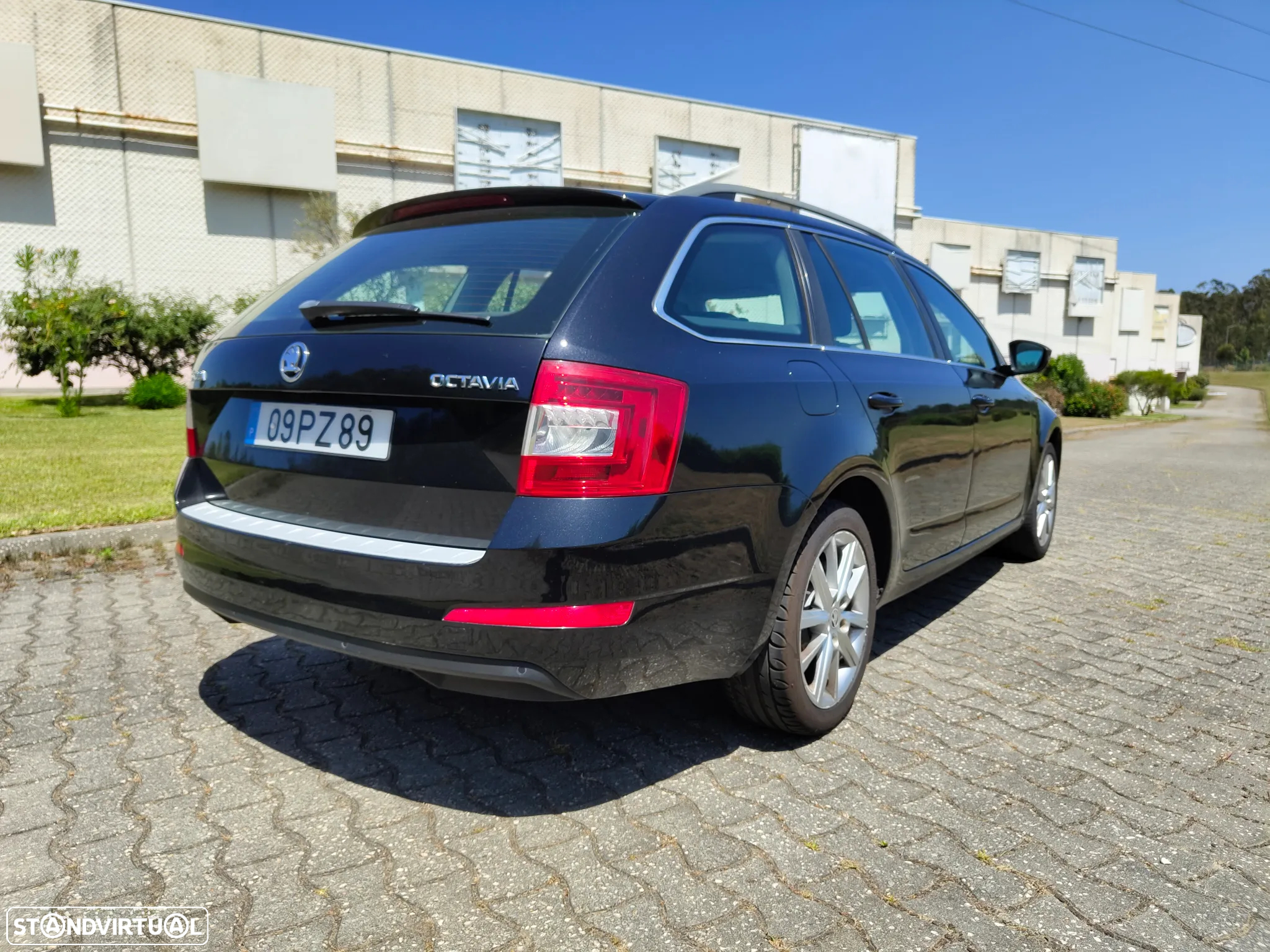 Skoda Octavia Break 1.6 TDi Elegance - 4