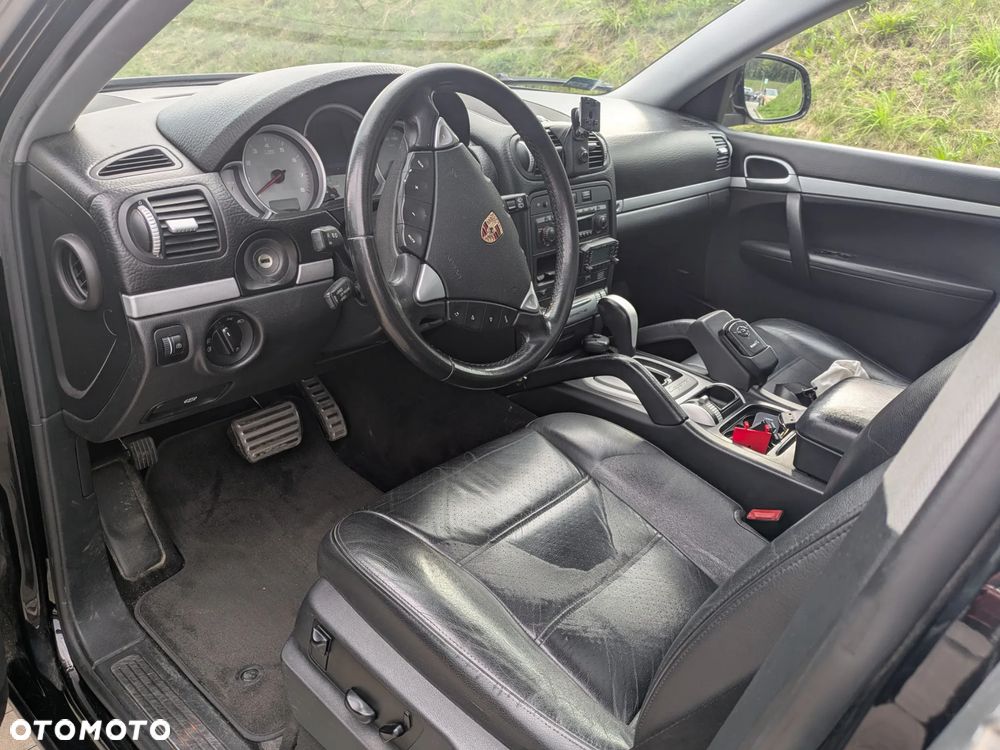 Porsche Cayenne - 10