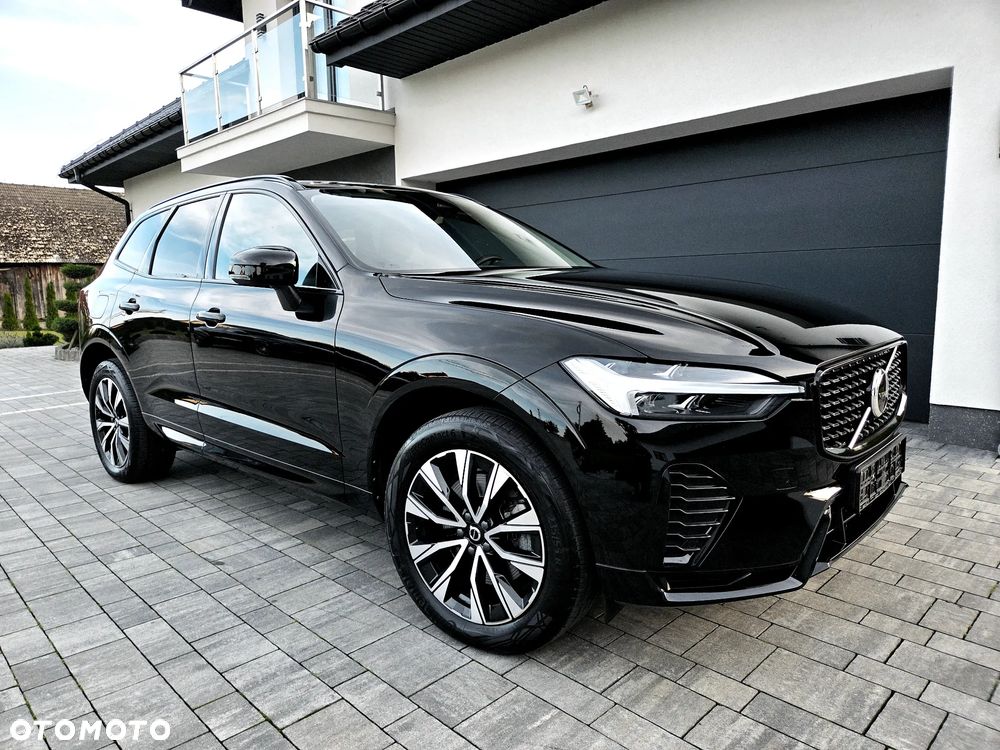 Volvo XC 60 B4 D AWD Plus Dark - 4