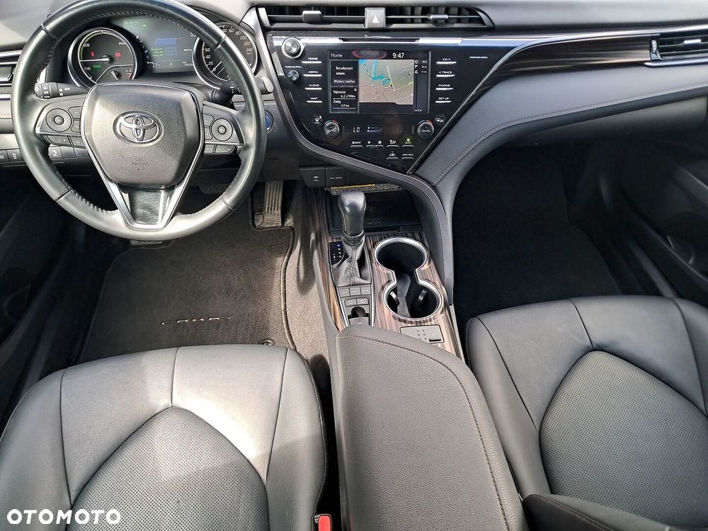 Toyota Camry 2.5 Hybrid Executive CVT - 26