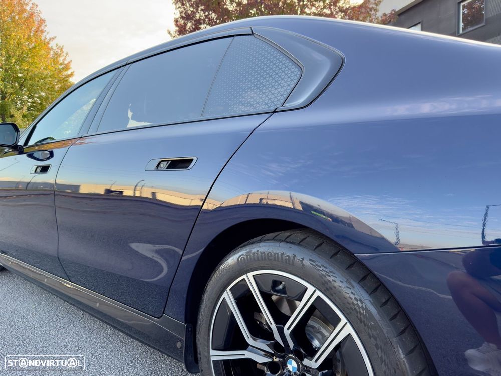BMW 750 - 10