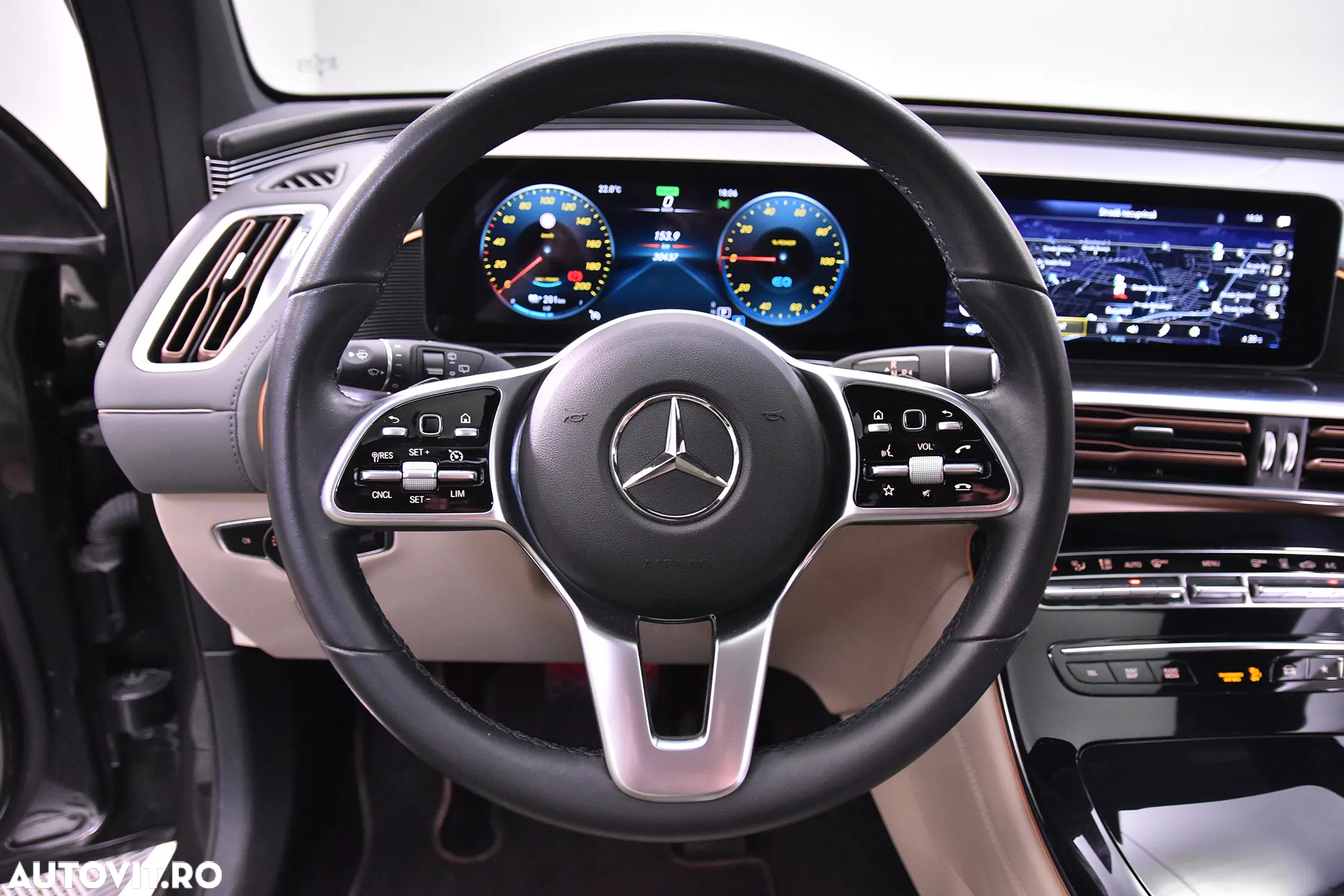 Mercedes-Benz EQC 400 4MATIC - 16