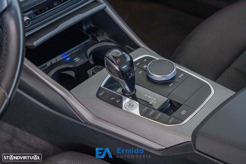 BMW 330 e Auto - 41
