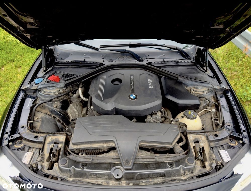 BMW Seria 3 318i Sport Line - 21