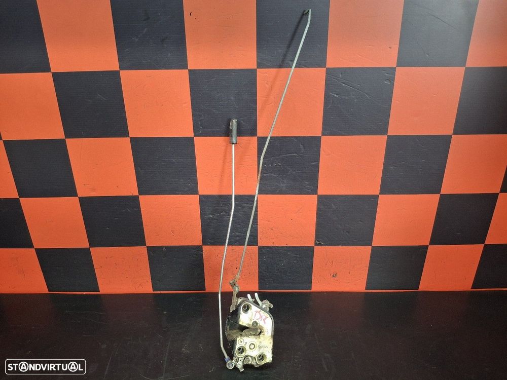 Fecho Porta Frente Direito Toyota Dyna 250 - 1