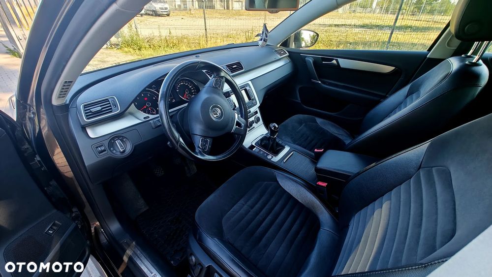 Volkswagen Passat 1.4 TSI BMT Highline - 2