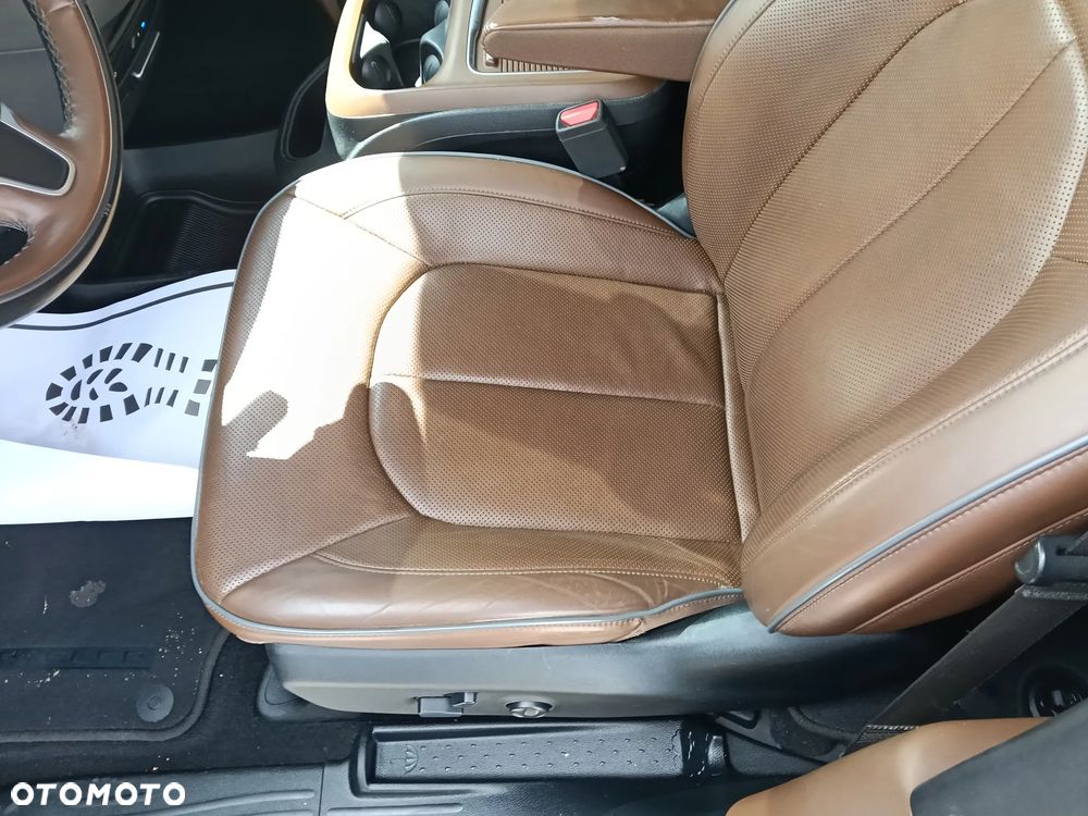 Chrysler Pacifica - 26