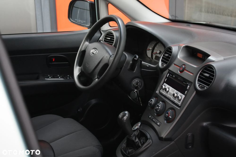 Kia Carens 2.0 CVVT LX - 18