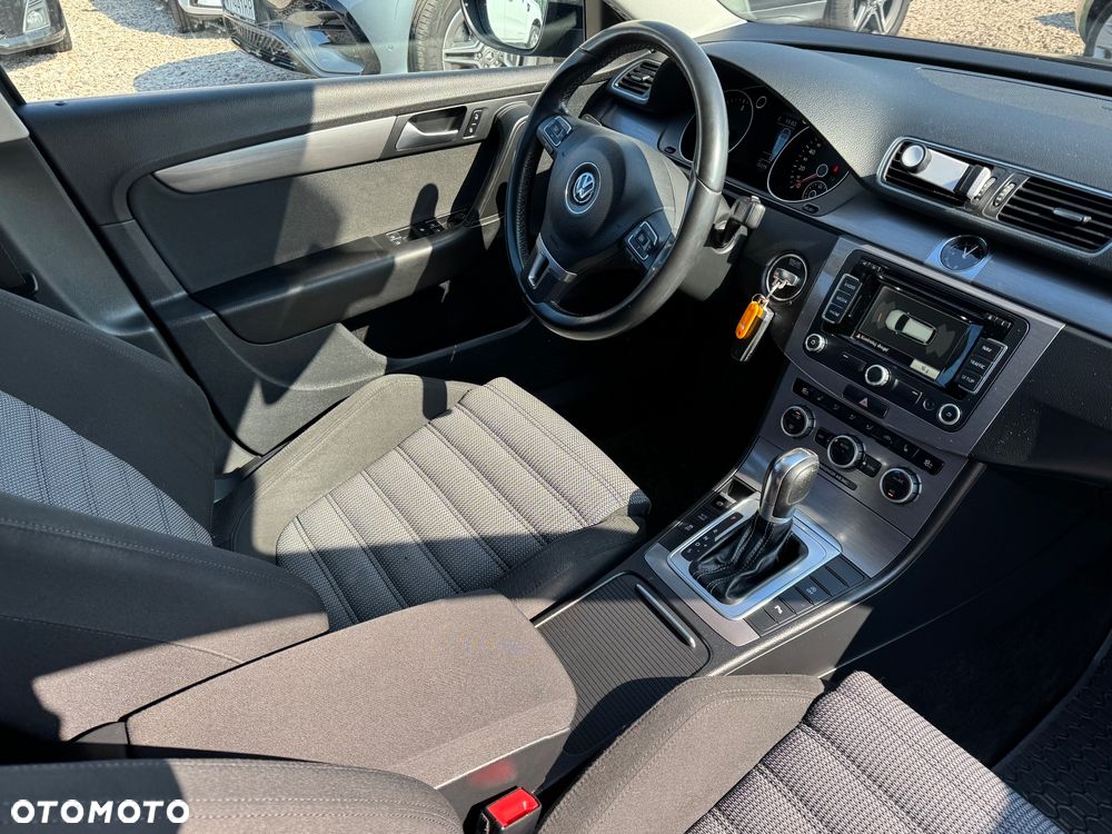 Volkswagen Passat - 21