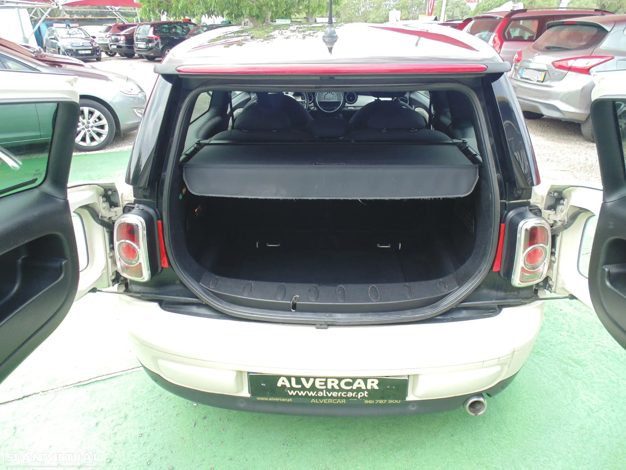 MINI Clubman Cooper D - 12