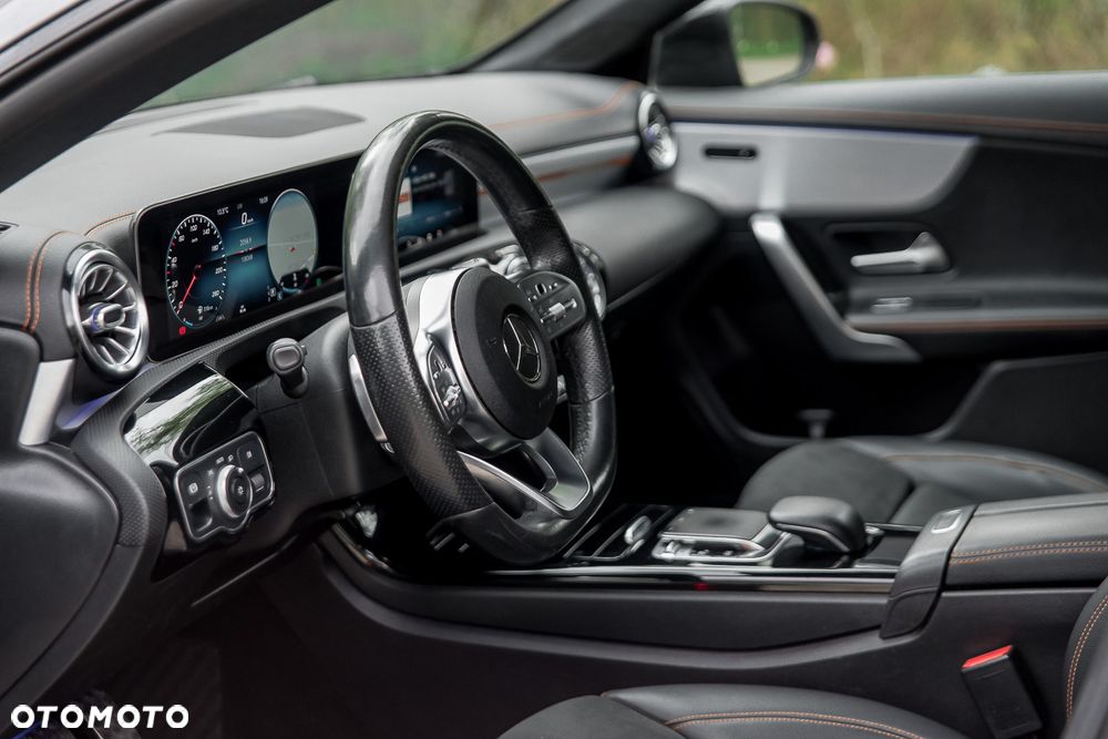 Mercedes-Benz CLA 220 Edition 1 7G-DCT - 24