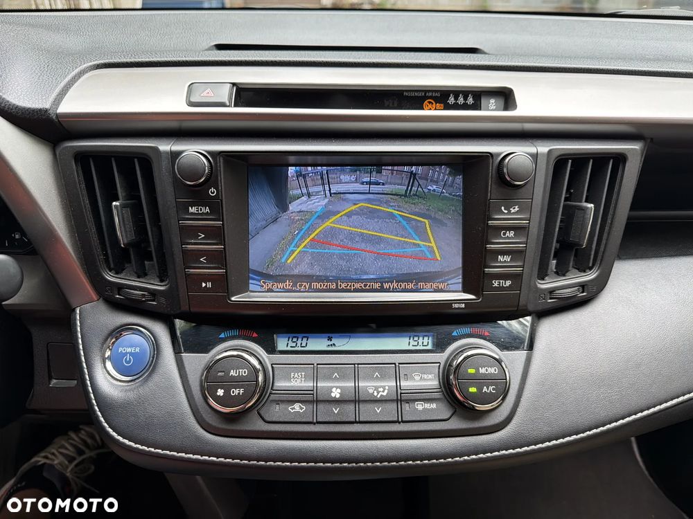 Toyota RAV4 Hybrid Selection 4x2 - 21