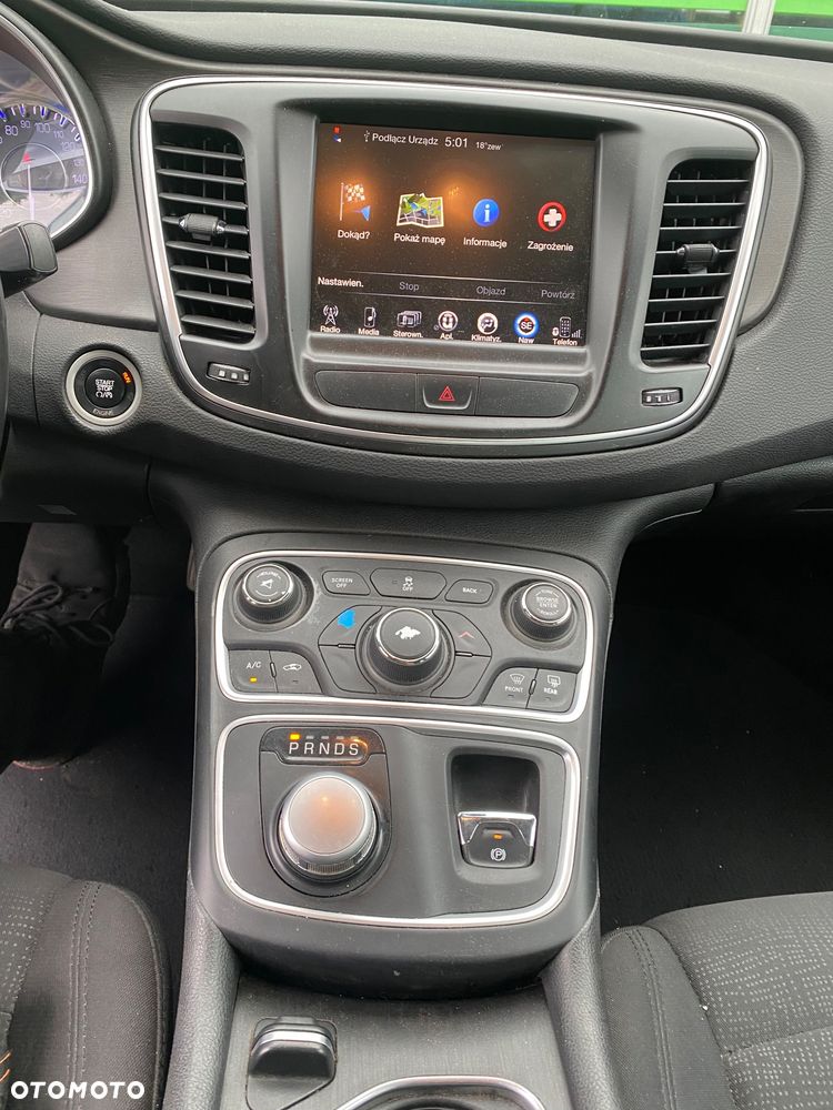 Chrysler 200 - 7