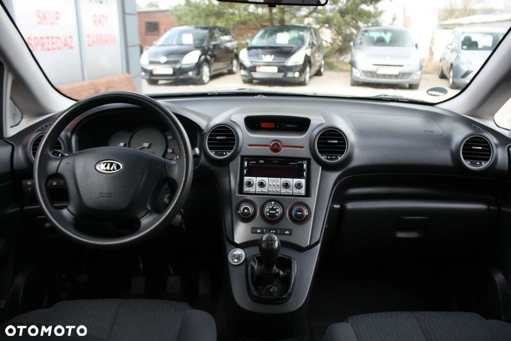 Kia Carens 2.0 CVVT LX - 12