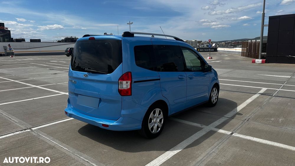 Ford Tourneo Courier 1.5 TDCi Trend - 6