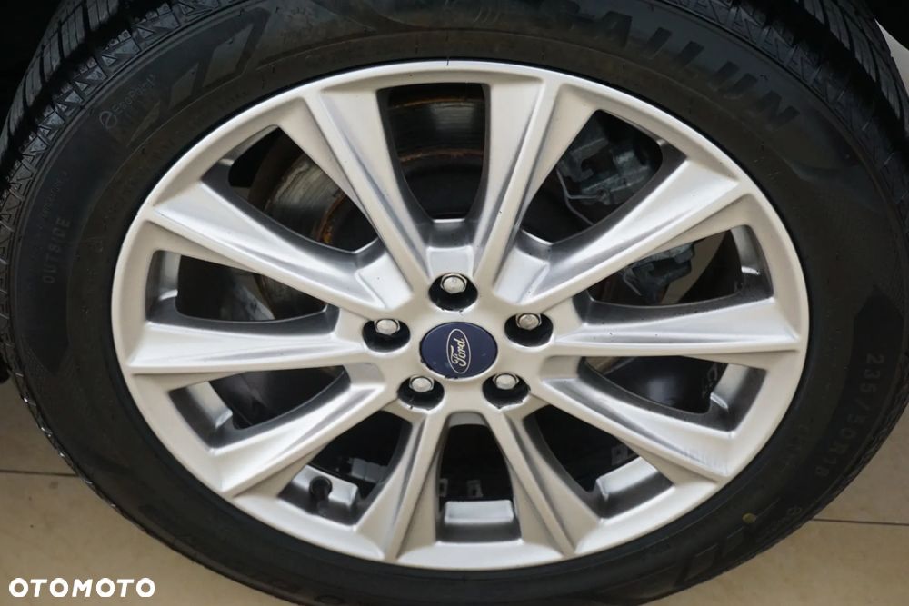Ford Kuga - 9