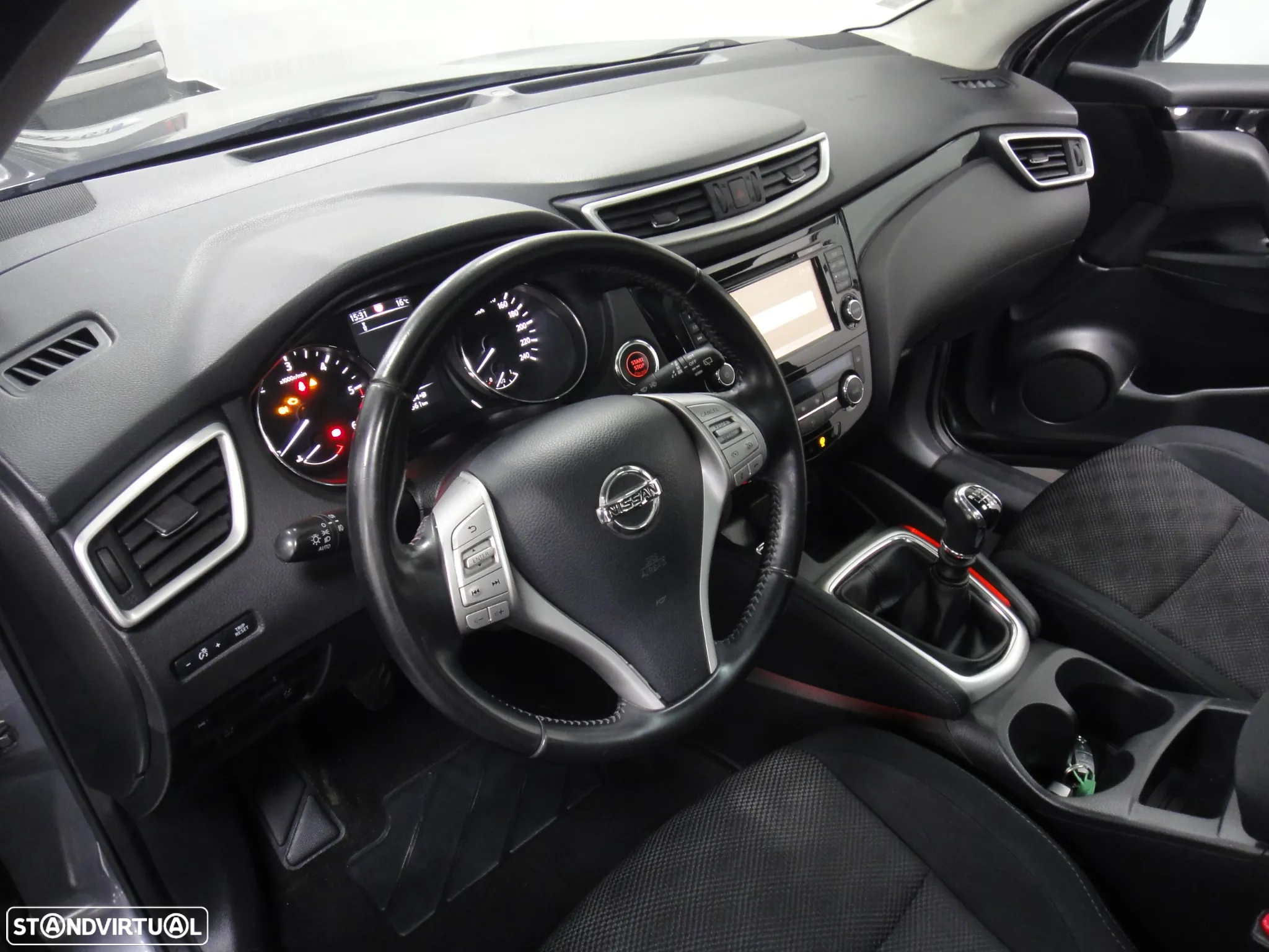 Nissan Qashqai 1.5 dCi N-Connecta - 9