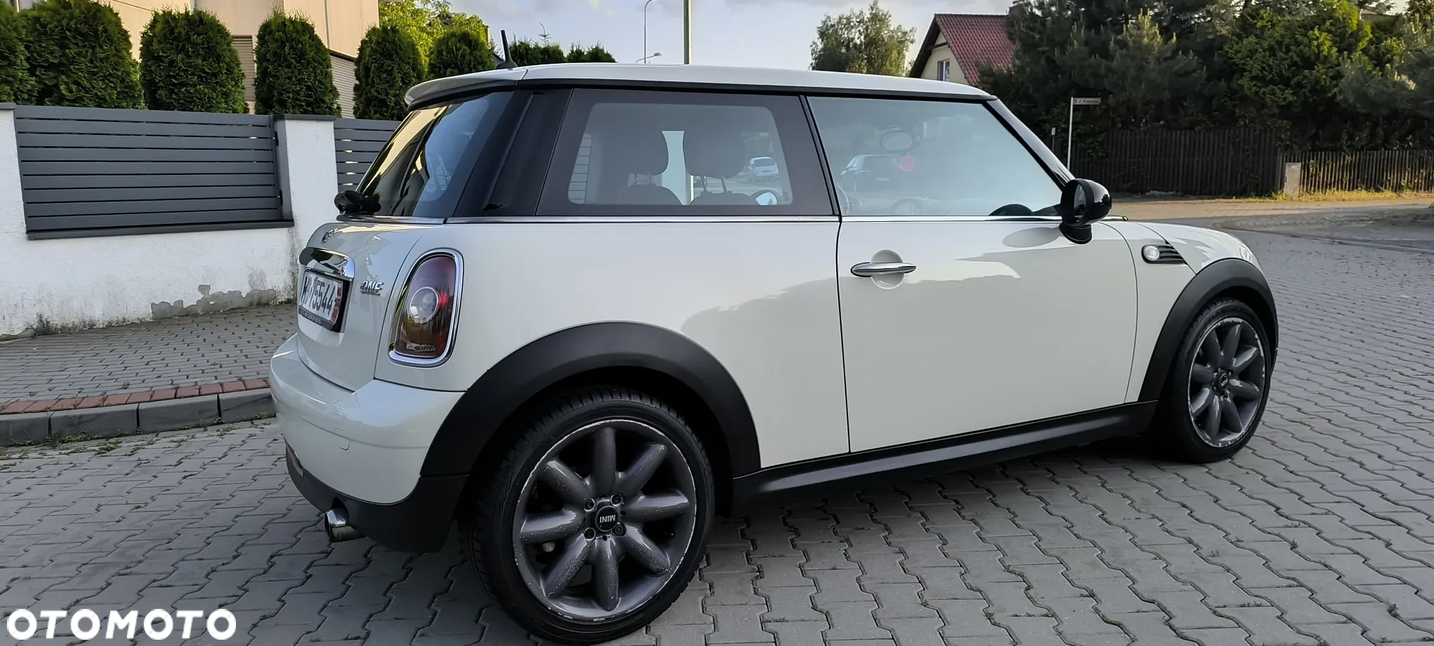 MINI ONE Standard - 18