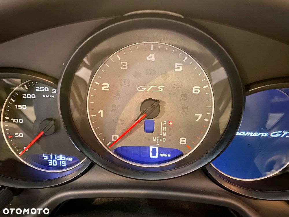 Porsche Panamera GTS PDK - 21