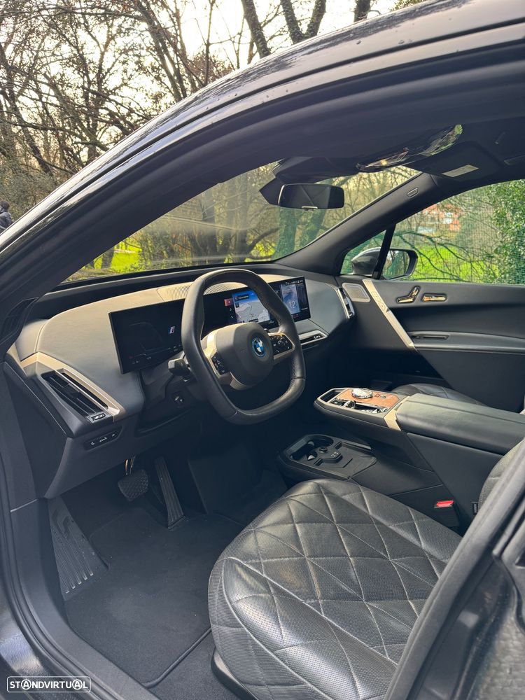 BMW iX xDrive 50 Pack Desportivo - 13