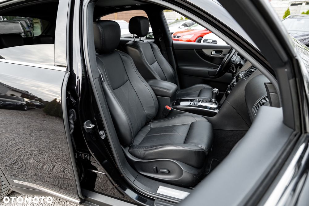Infiniti QX70 3.7 AWD S - 25