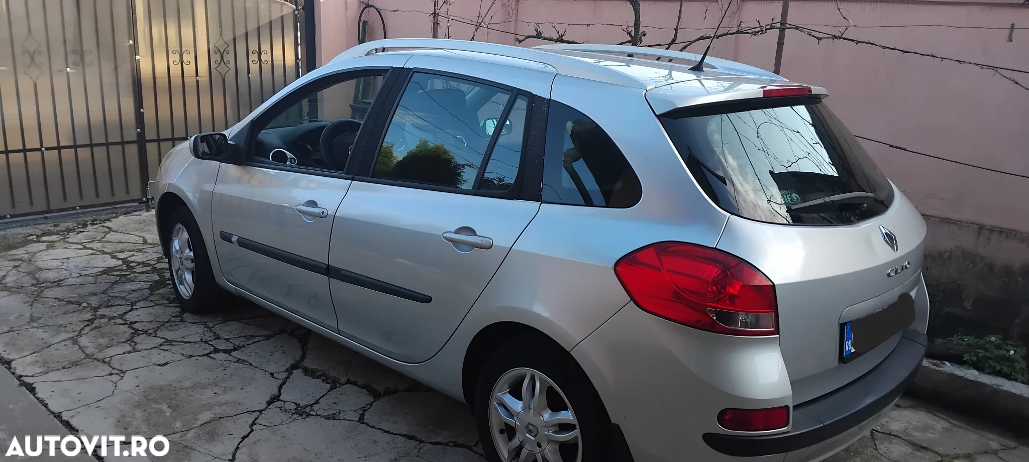 Renault Clio 1.2 16V 75 Collection - 10