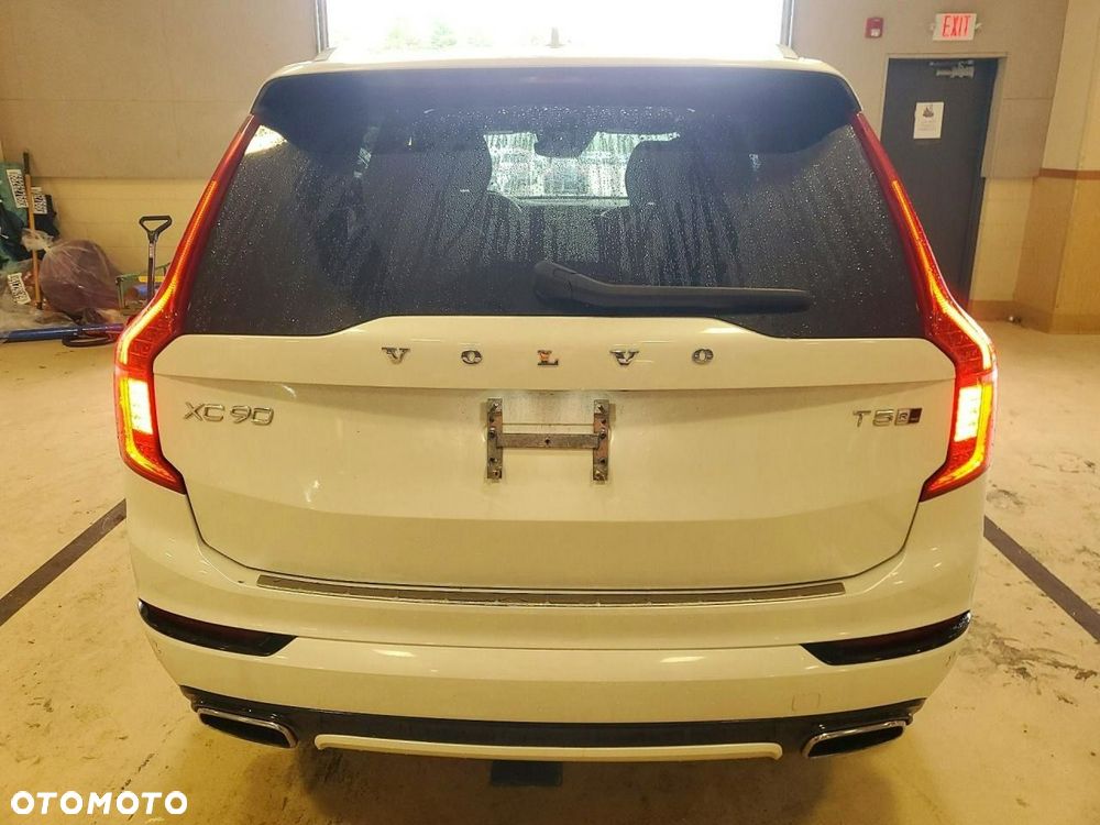 Volvo XC 90 - 6