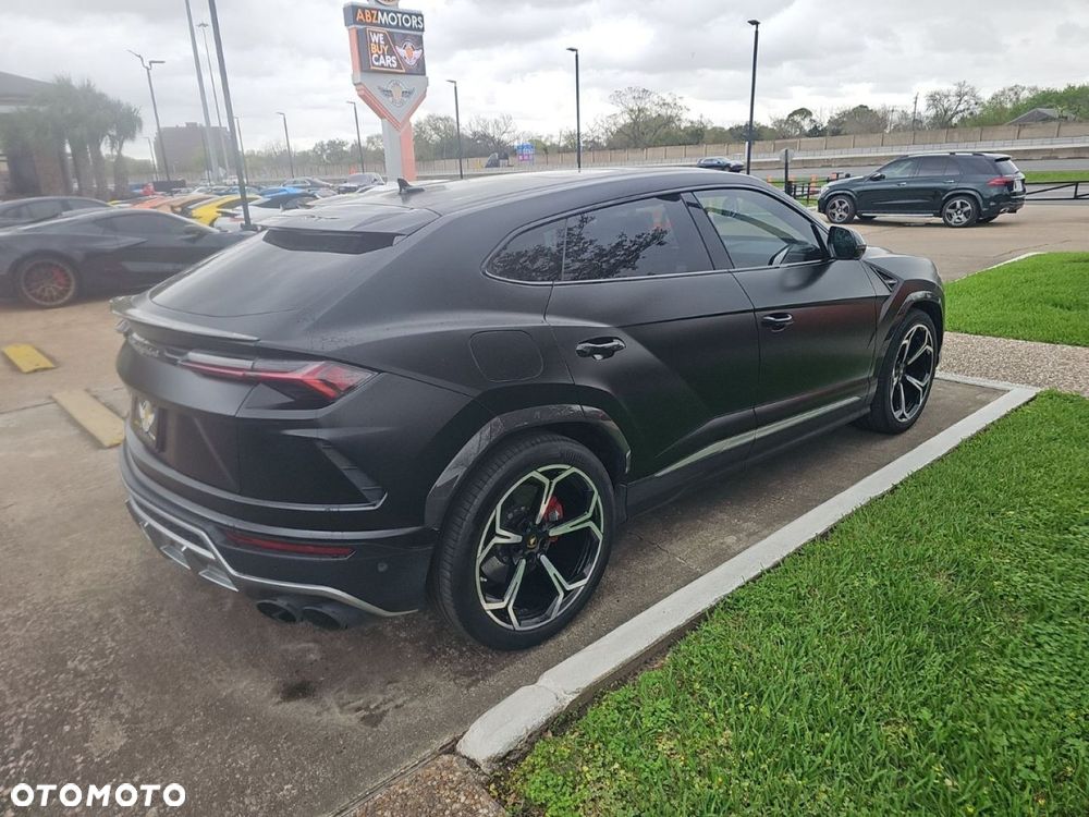Lamborghini Urus - 5