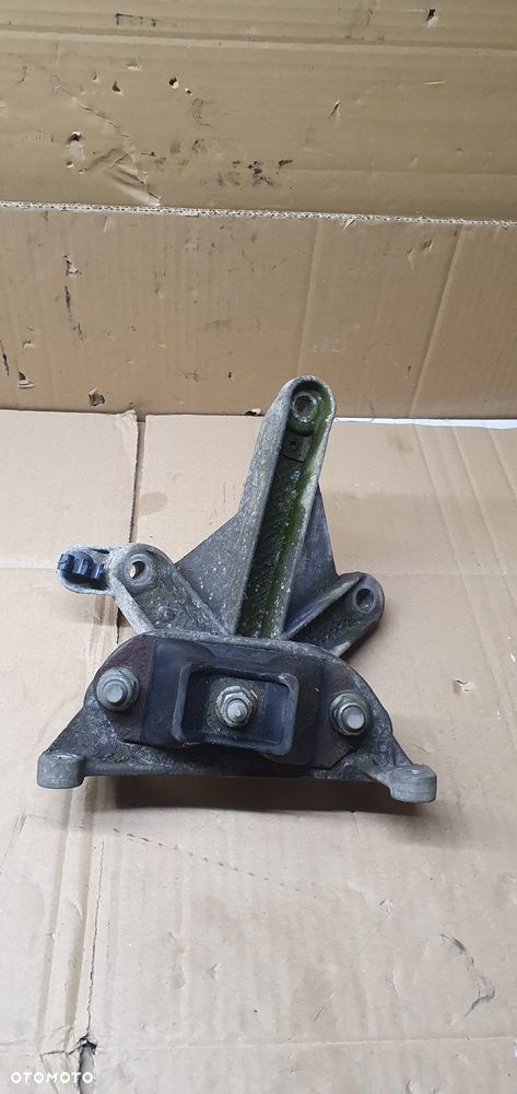 Łapa poduszka silnika Renault Megane II 1.9 DCI 8200209324 8200043084 - 1