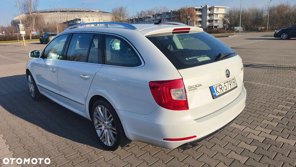 Skoda Superb 2.0 TDI Elegance Outdoor DSG - 2