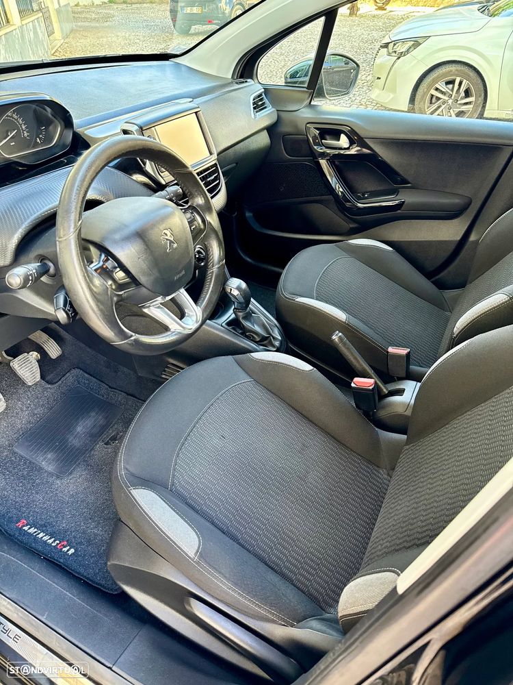 Peugeot 208 1.6 BlueHDi Style - 8
