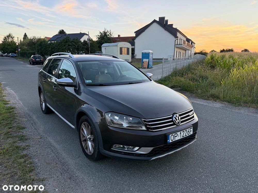Volkswagen Passat - 1