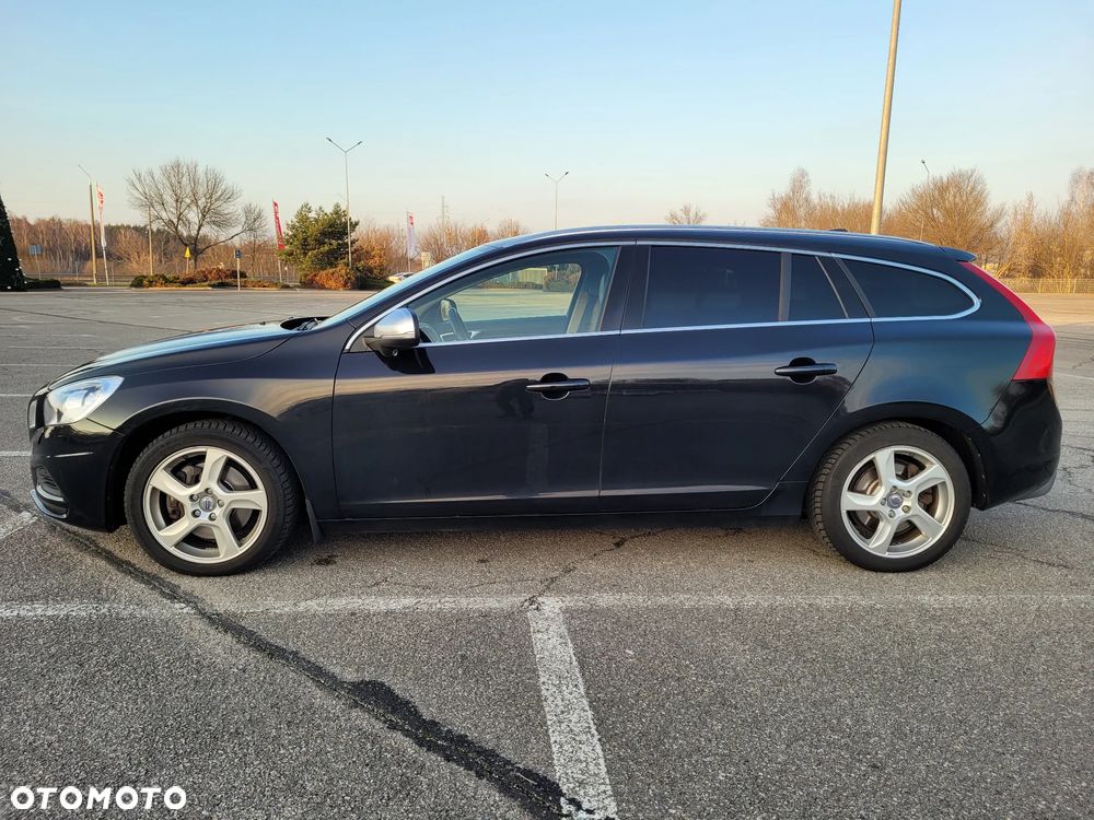 Volvo V60 T6 AWD Geartronic RDesign - 3