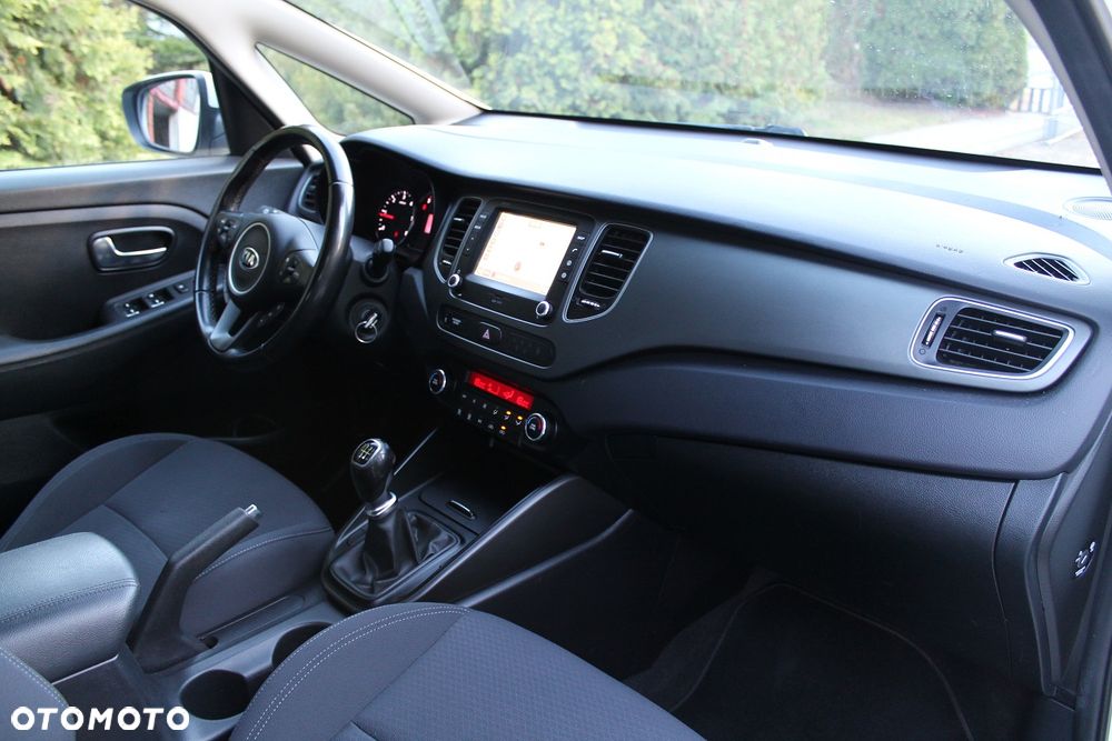 Kia Carens 1.7 CRDi M 7os EU6 - 17