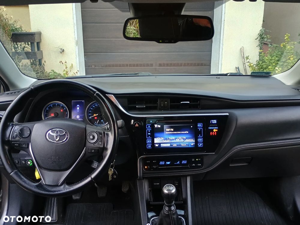 Toyota Corolla 1.6 Comfort - 12