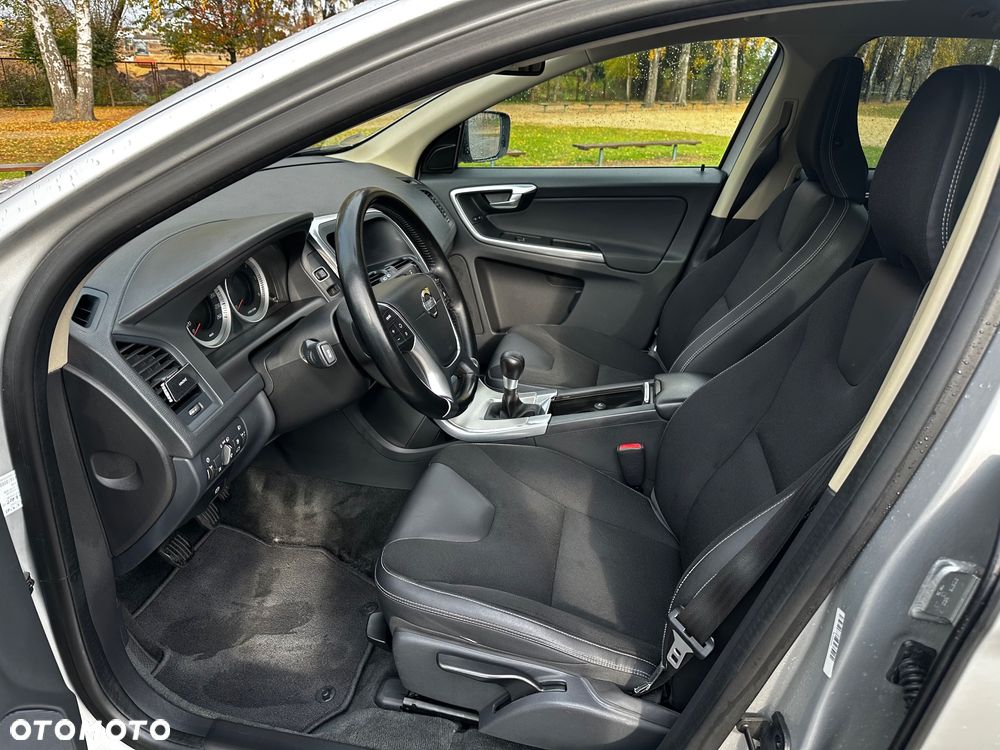 Volvo XC 60 DRIVe Kinetic - 9