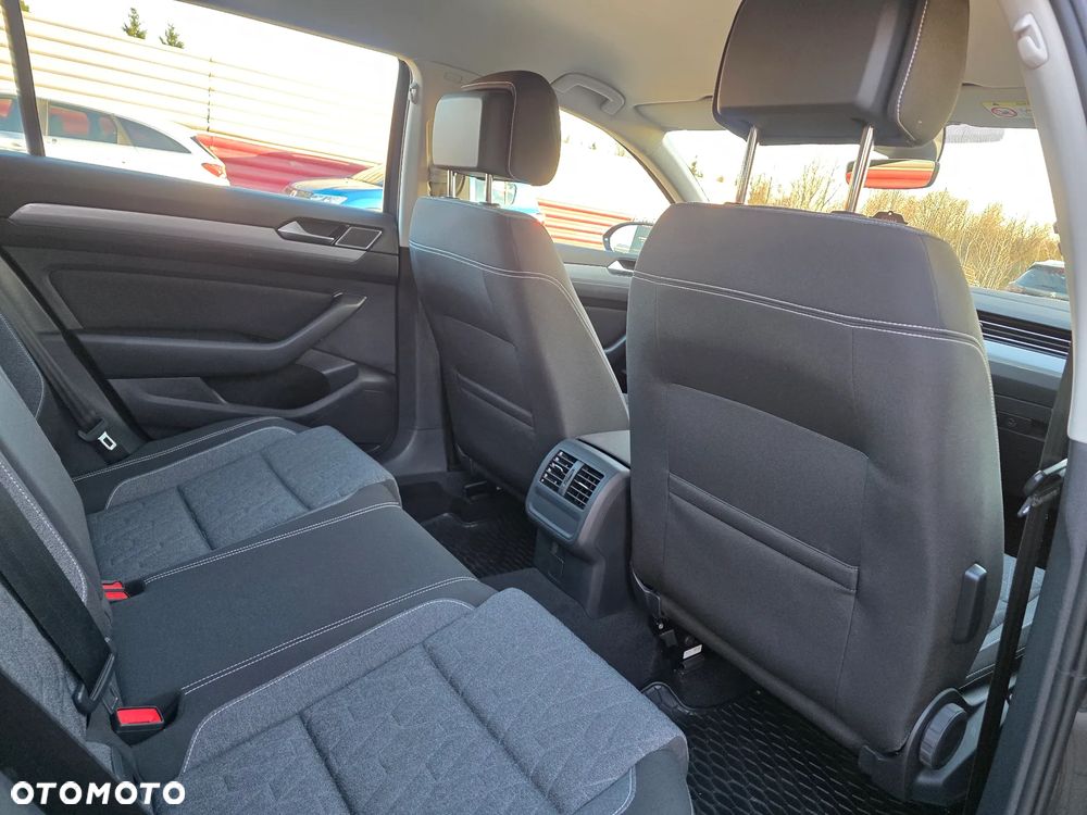 Volkswagen Passat 2.0 TSI Business DSG - 17