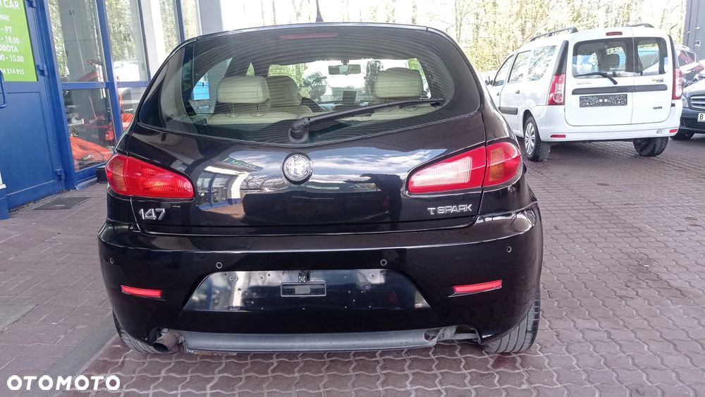 Alfa Romeo 147 1.6 Twin Spark ECO Distinctive - 16